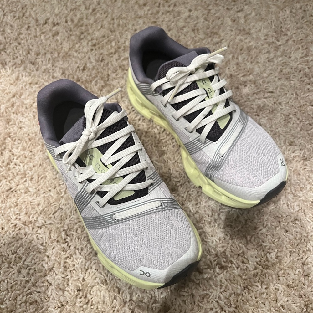 On Cloud CloudGo women’s running shoes- size 6W